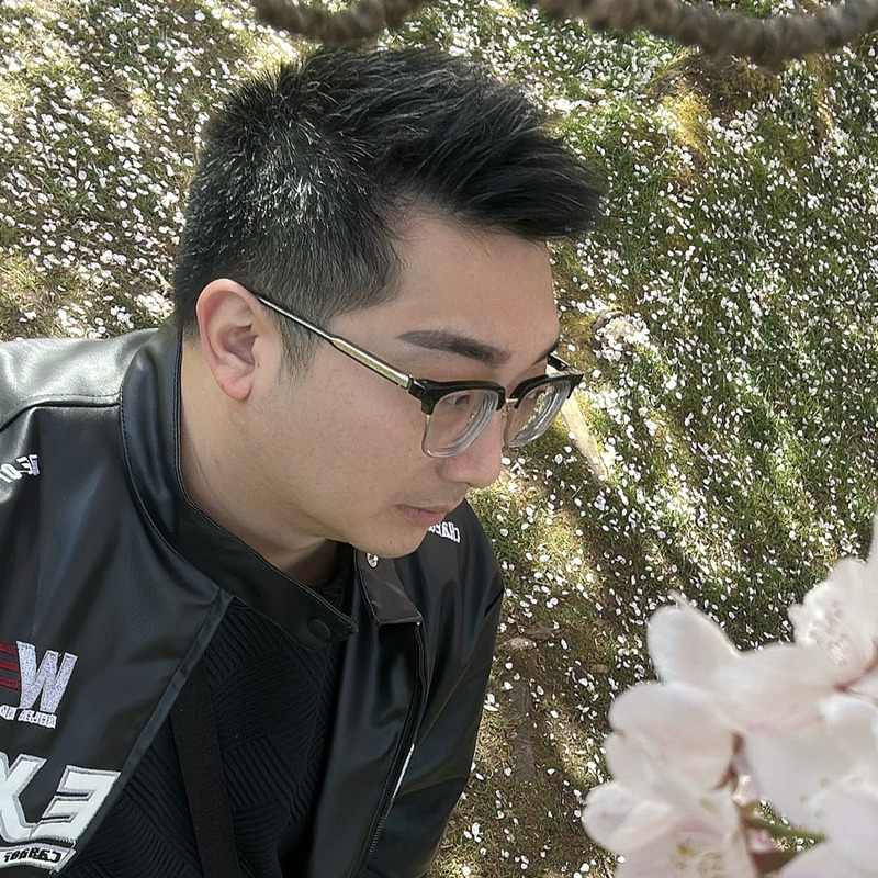 杨叶宿 — 樱花树下人像
